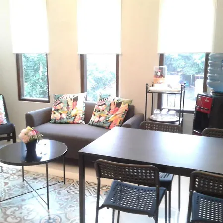 Sabi Guest House - Strategic Family -Married Couples Only- Hostel In Prawirotaman